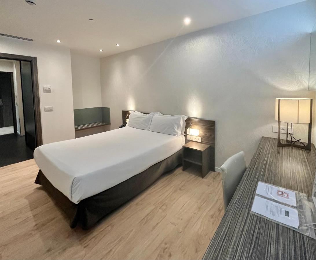 Hellosky Air Rooms Madrid Bagian luar foto